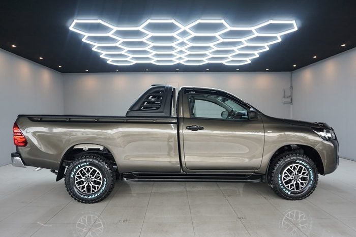 REVO 2WD 2021 2.4J MT STANDARD BRONZE  913 full
