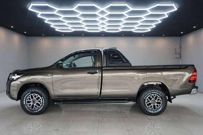 REVO 2WD 2021 2.4J MT STANDARD BRONZE  913 full