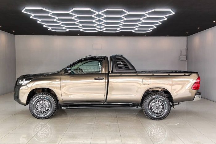 REVO 2WD 2021 2.4J MT STANDARD BRONZE  930 full