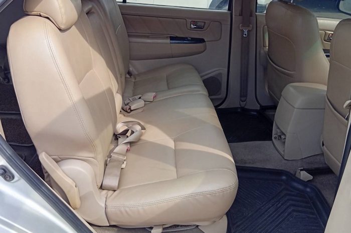 TOYOTA 4WD 2006 3.0V AT FORTUNER SILVER  9745 full