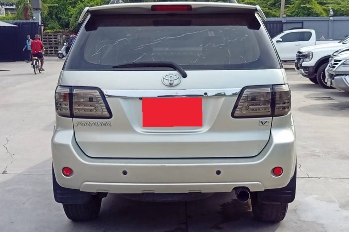 TOYOTA 4WD 2006 3.0V AT FORTUNER SILVER  9745 full