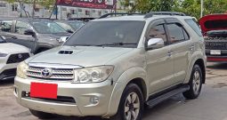 TOYOTA 4WD 2006 3.0V AT FORTUNER SILVER  9745