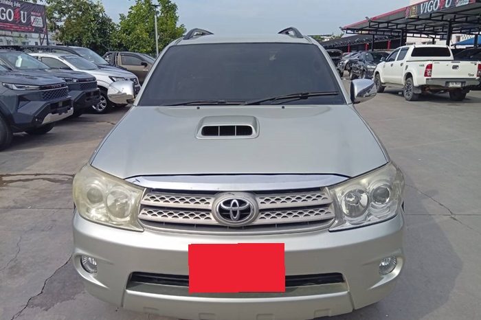 TOYOTA 4WD 2006 3.0V AT FORTUNER SILVER  9745 full